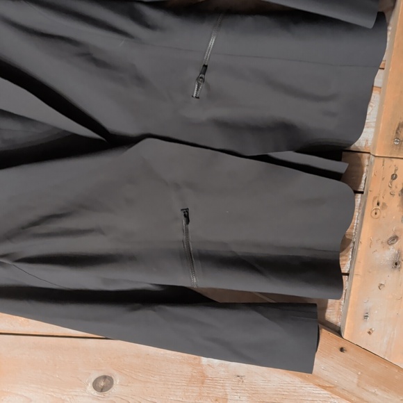 Athleta Blazer.   Size 6.   Awesome - Picture 2 of 5